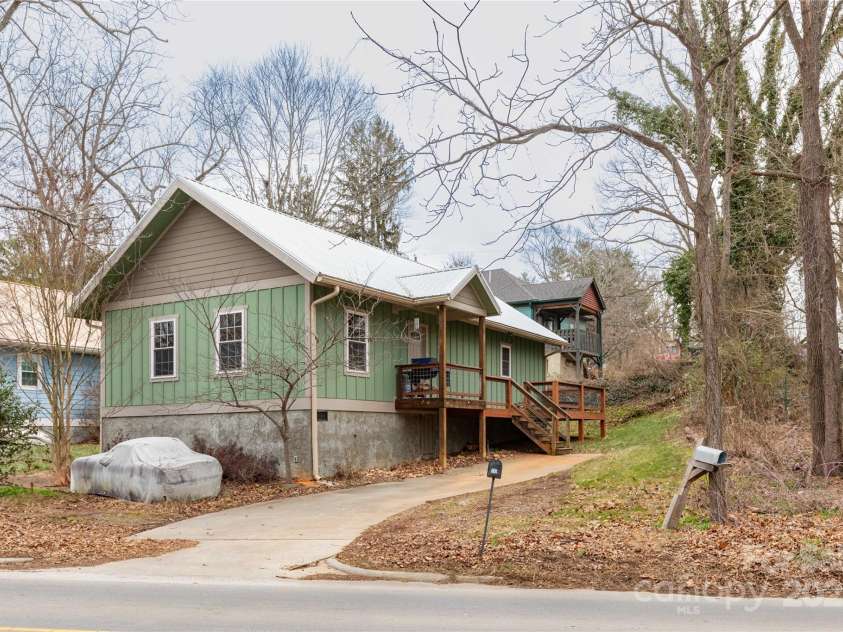 210 State Street, Asheville, NC 28806.  MLS# CAR4218309, YatesRealty ID 3452. 