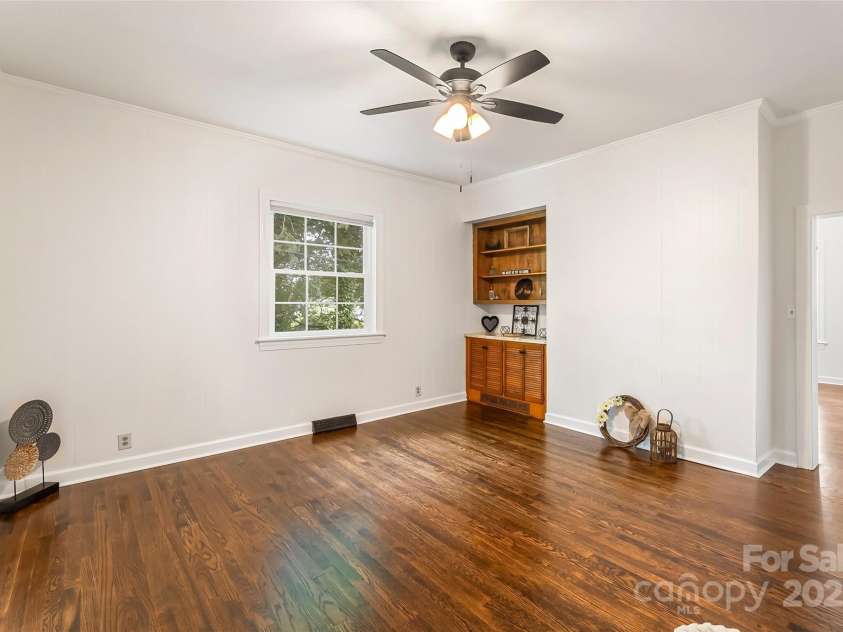 302 White Street, Morganton, NC 28655.  MLS# CAR4271215, YatesRealty ID 3452. 