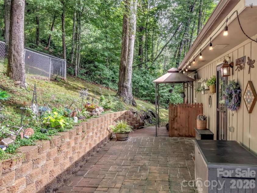 346 Wendy Way, Clyde, NC 28721.  MLS# CAR4289495, YatesRealty ID 3452. 