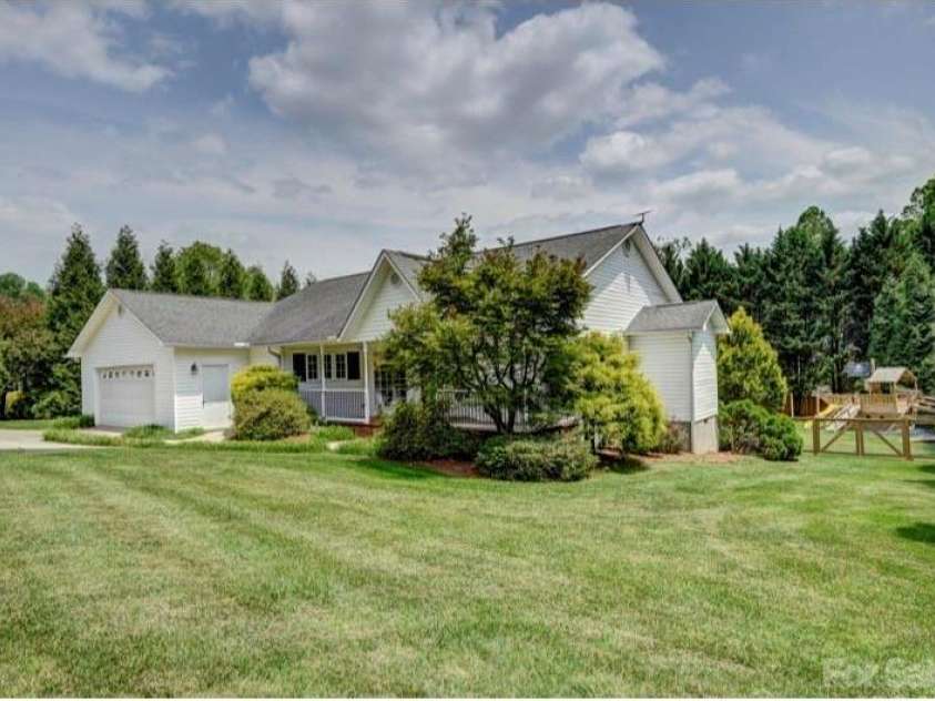 109 Meadow Run, Asheville, NC 28806.  MLS# CAR4259730, YatesRealty ID 34520. Front-Angle