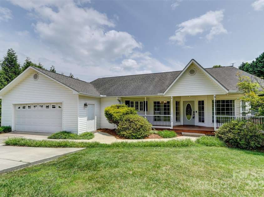 109 Meadow Run, Asheville, NC 28806.  MLS# CAR4259730, YatesRealty ID 34520. Front View