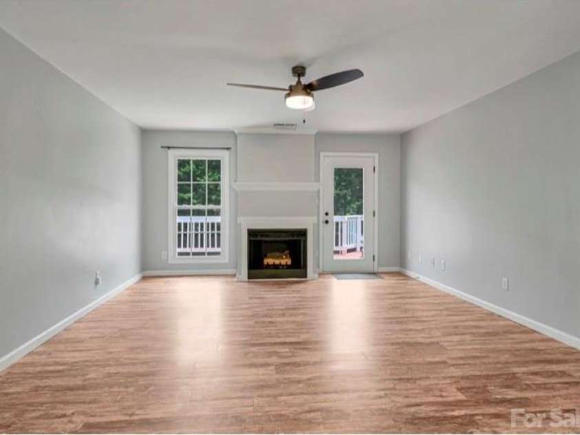 109 Meadow Run, Asheville, NC 28806.  MLS# CAR4259730, YatesRealty ID 34520. Living Room