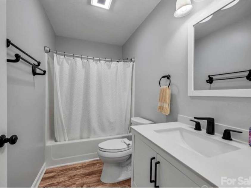 109 Meadow Run, Asheville, NC 28806.  MLS# CAR4259730, YatesRealty ID 34520. Second Bath