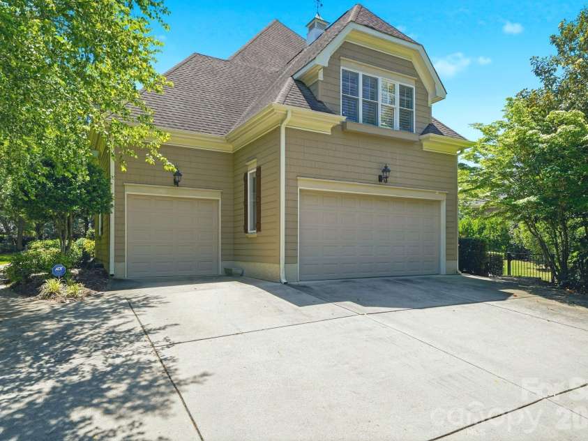 11120 Mcclure Manor Drive, Charlotte, NC 28277.  MLS# CAR4398622, YatesRealty ID 34520. 