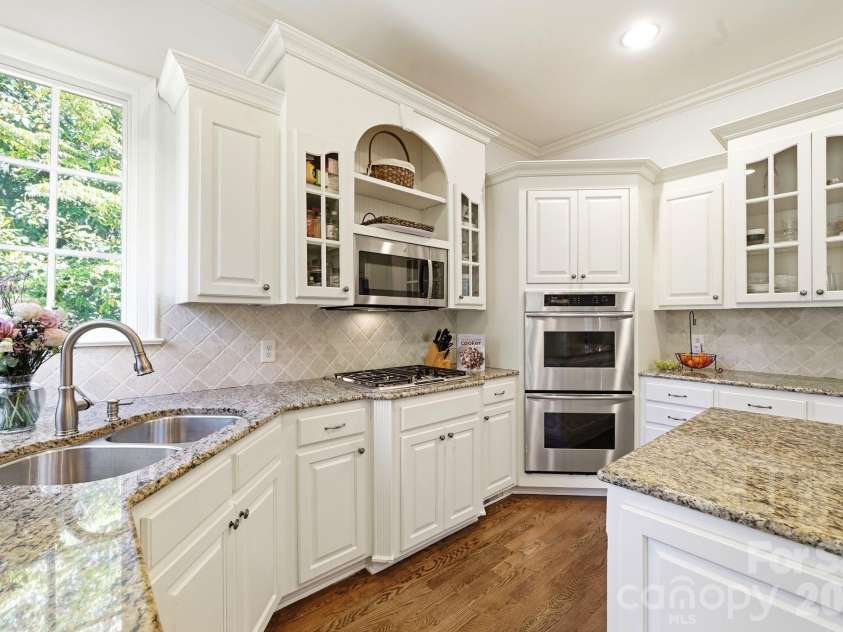 11120 Mcclure Manor Drive, Charlotte, NC 28277.  MLS# CAR4398622, YatesRealty ID 34520. 