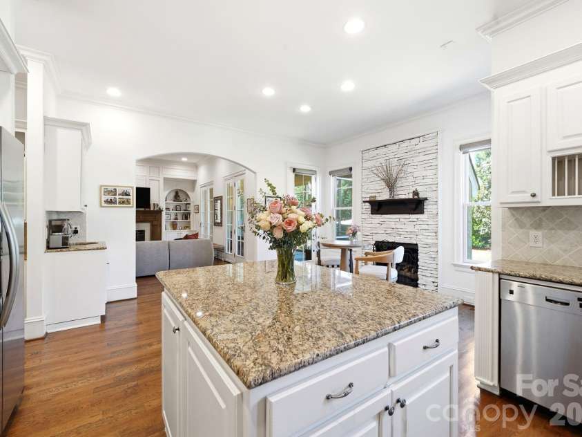 11120 Mcclure Manor Drive, Charlotte, NC 28277.  MLS# CAR4398622, YatesRealty ID 34520. 