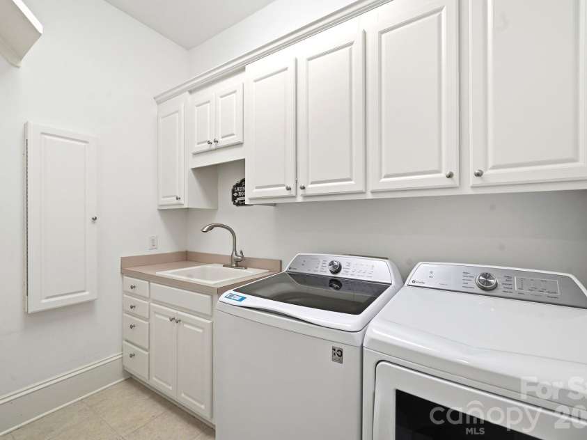 11120 Mcclure Manor Drive, Charlotte, NC 28277.  MLS# CAR4398622, YatesRealty ID 34520. 