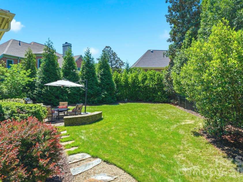 11120 Mcclure Manor Drive, Charlotte, NC 28277.  MLS# CAR4398622, YatesRealty ID 34520. 