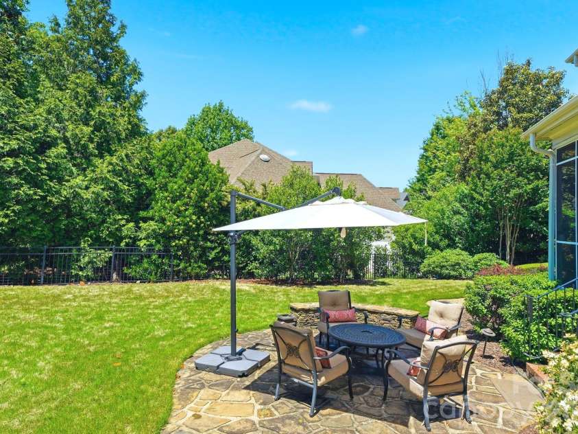 11120 Mcclure Manor Drive, Charlotte, NC 28277.  MLS# CAR4398622, YatesRealty ID 34520. 