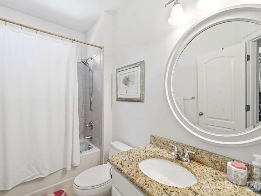 11120 Mcclure Manor Drive, Charlotte, NC 28277.  MLS# CAR4398622, YatesRealty ID 34520. Bed 4 en-suite bath