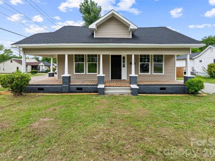 1242 Flint Hill Street, Rock Hill, SC 29730.  MLS# CAR4396295, YatesRealty ID 34521. 
