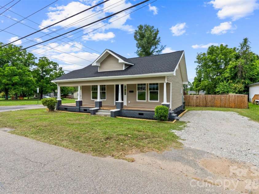 1242 Flint Hill Street, Rock Hill, SC 29730.  MLS# CAR4396295, YatesRealty ID 34521. 