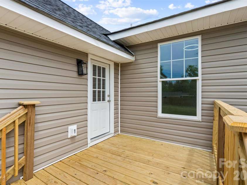 1242 Flint Hill Street, Rock Hill, SC 29730.  MLS# CAR4396295, YatesRealty ID 34521. 