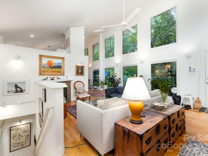 7600 Cedarbrook Drive, Charlotte, NC 28215.  MLS# CAR4289327, YatesRealty ID 34521. 
