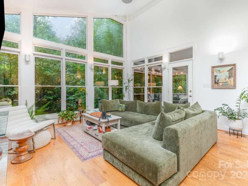 7600 Cedarbrook Drive, Charlotte, NC 28215.  MLS# CAR4289327, YatesRealty ID 34521. 