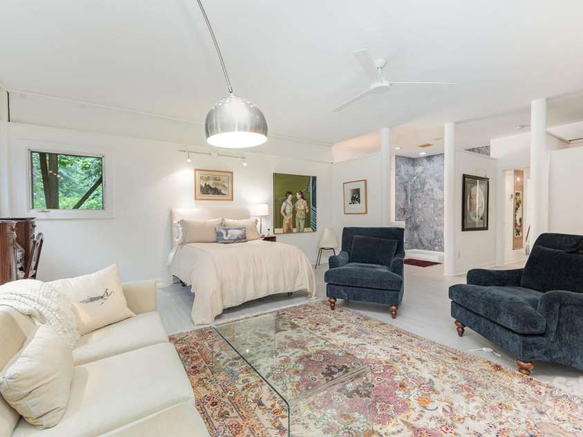 7600 Cedarbrook Drive, Charlotte, NC 28215.  MLS# CAR4289327, YatesRealty ID 34521. 