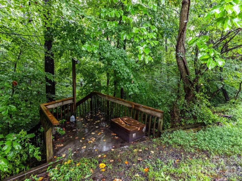 7600 Cedarbrook Drive, Charlotte, NC 28215.  MLS# CAR4289327, YatesRealty ID 34521. 