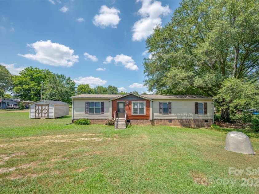 156 Brown Lane, Ellenboro, NC 28040.  MLS# CAR4281281, YatesRealty ID 34522. 