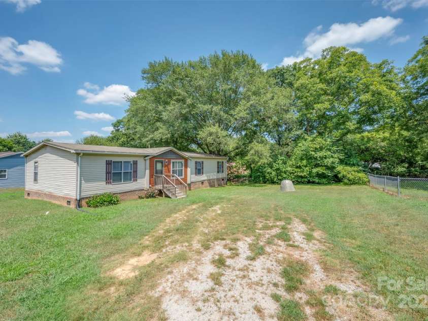 156 Brown Lane, Ellenboro, NC 28040.  MLS# CAR4281281, YatesRealty ID 34522. 