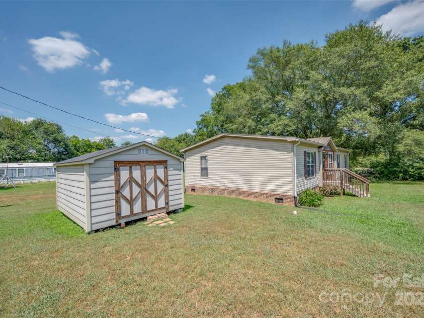 156 Brown Lane, Ellenboro, NC 28040.  MLS# CAR4281281, YatesRealty ID 34522. 