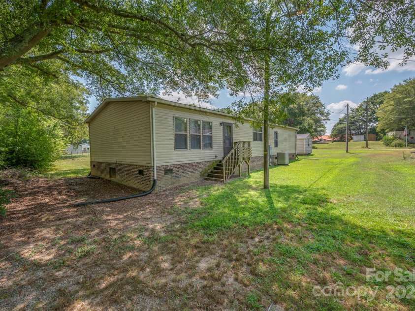 156 Brown Lane, Ellenboro, NC 28040.  MLS# CAR4281281, YatesRealty ID 34522. 