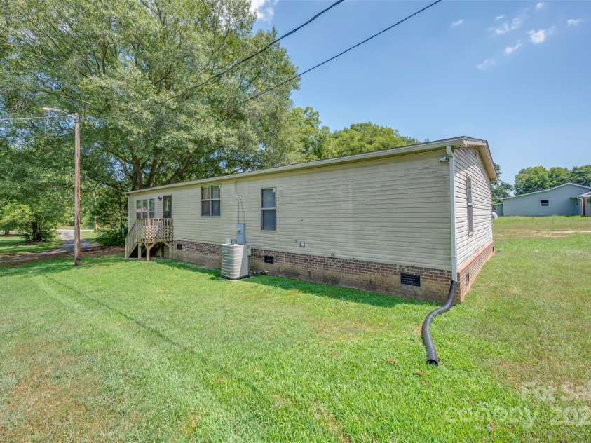 156 Brown Lane, Ellenboro, NC 28040.  MLS# CAR4281281, YatesRealty ID 34522. 