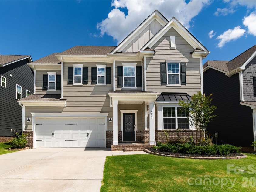 4032 Whipcord Drive, Waxhaw, NC 28173.  MLS# CAR4369759, YatesRealty ID 34523. 