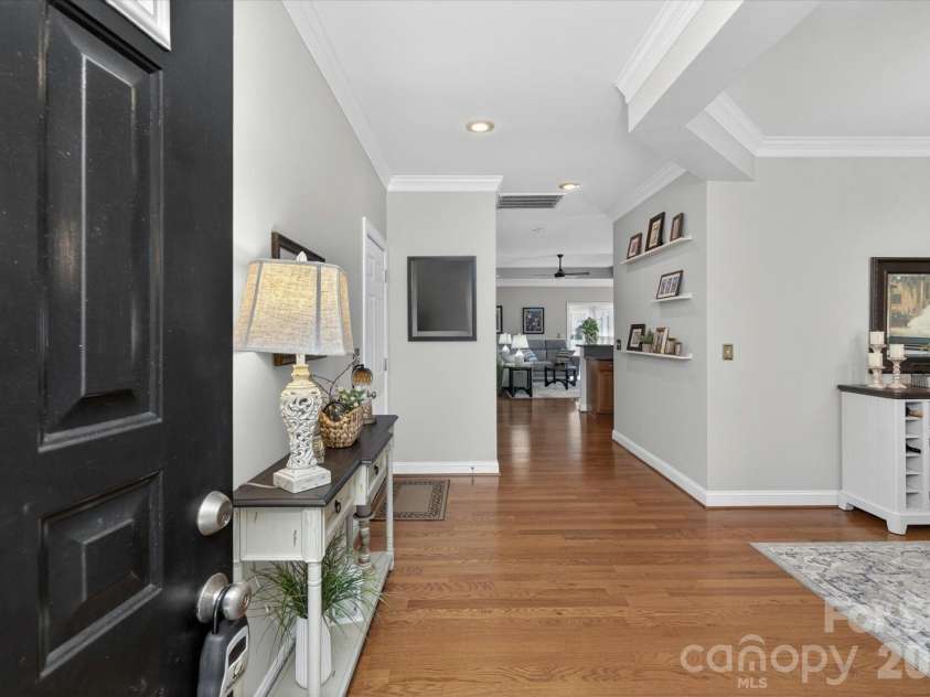 1047 Curry Way, Matthews, NC 28104.  MLS# CAR4388516, YatesRealty ID 34524. 