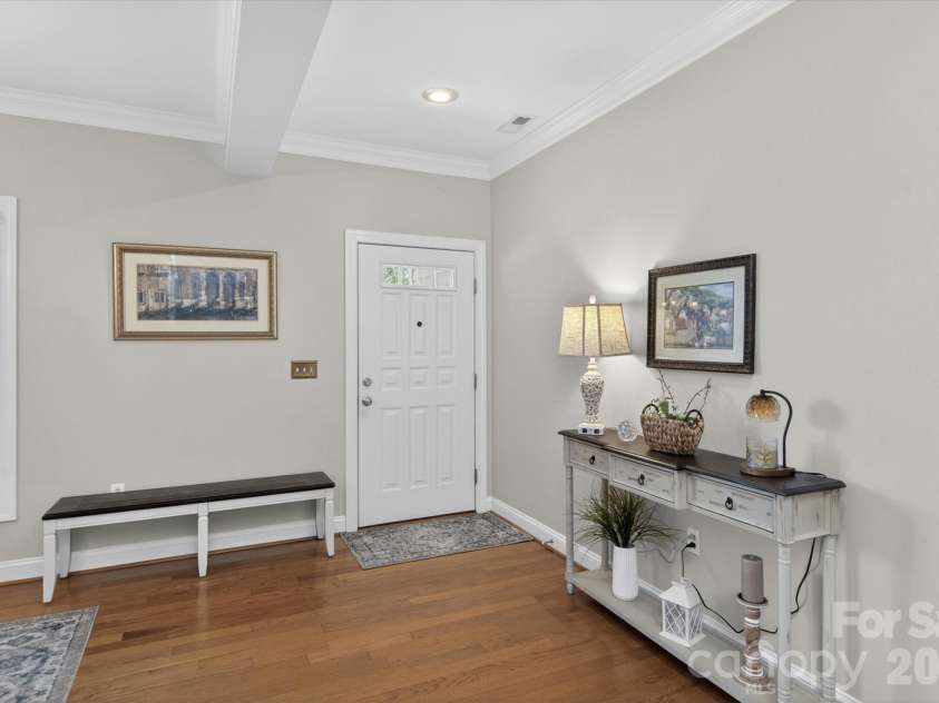 1047 Curry Way, Matthews, NC 28104.  MLS# CAR4388516, YatesRealty ID 34524. 