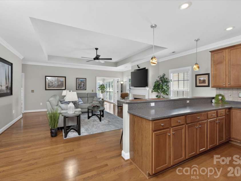 1047 Curry Way, Matthews, NC 28104.  MLS# CAR4388516, YatesRealty ID 34524. 