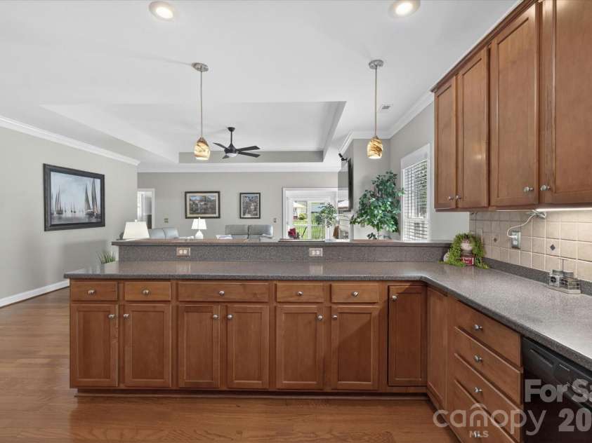 1047 Curry Way, Matthews, NC 28104.  MLS# CAR4388516, YatesRealty ID 34524. 