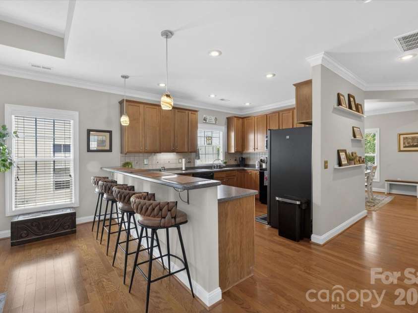 1047 Curry Way, Matthews, NC 28104.  MLS# CAR4388516, YatesRealty ID 34524. 