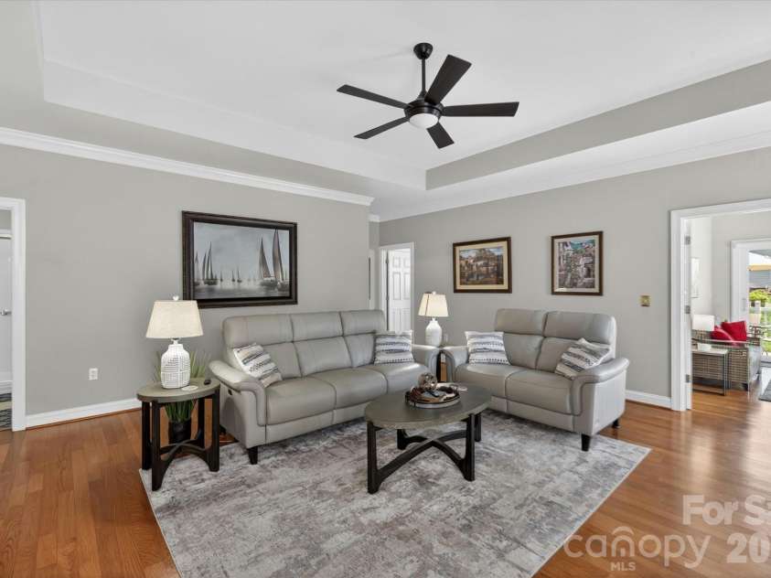 1047 Curry Way, Matthews, NC 28104.  MLS# CAR4388516, YatesRealty ID 34524. 