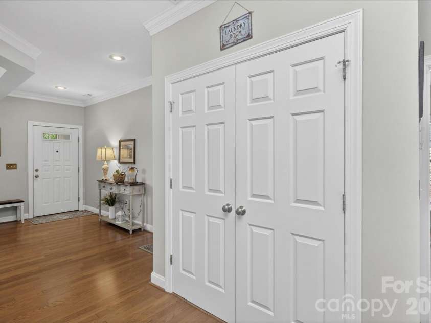 1047 Curry Way, Matthews, NC 28104.  MLS# CAR4388516, YatesRealty ID 34524. Laundry