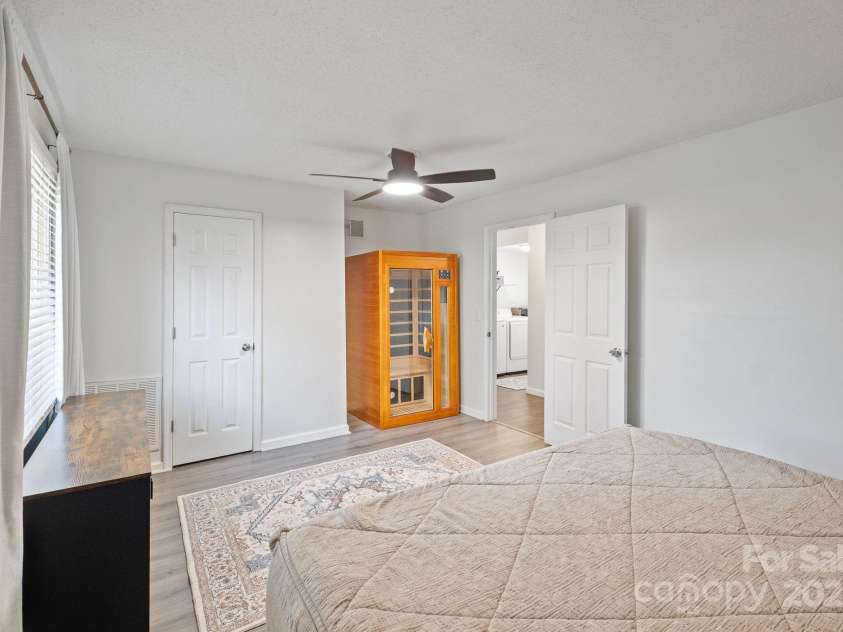 5703 Valley Field Road, Hickory, NC 28602.  MLS# CAR4287842, YatesRealty ID 34524. 