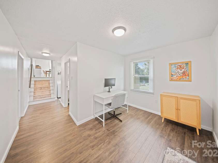 5703 Valley Field Road, Hickory, NC 28602.  MLS# CAR4287842, YatesRealty ID 34524. 