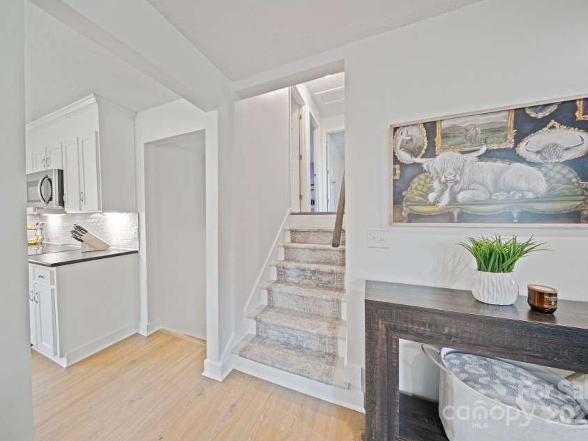 5703 Valley Field Road, Hickory, NC 28602.  MLS# CAR4287842, YatesRealty ID 34524. 