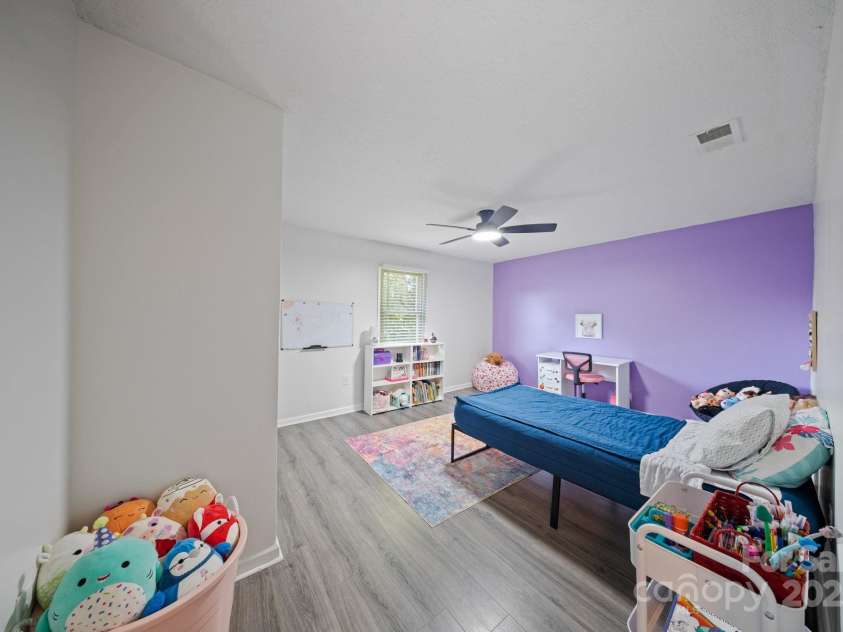 5703 Valley Field Road, Hickory, NC 28602.  MLS# CAR4287842, YatesRealty ID 34524. 