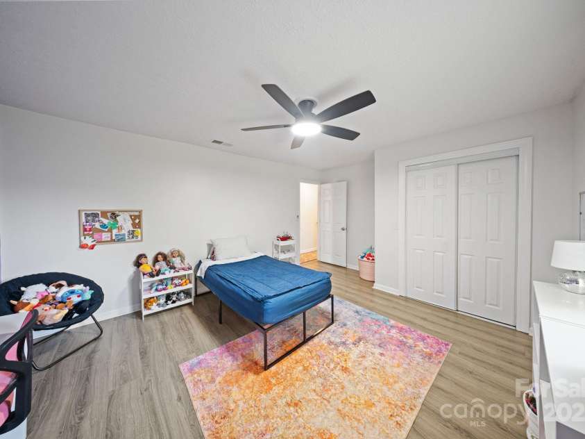 5703 Valley Field Road, Hickory, NC 28602.  MLS# CAR4287842, YatesRealty ID 34524. 