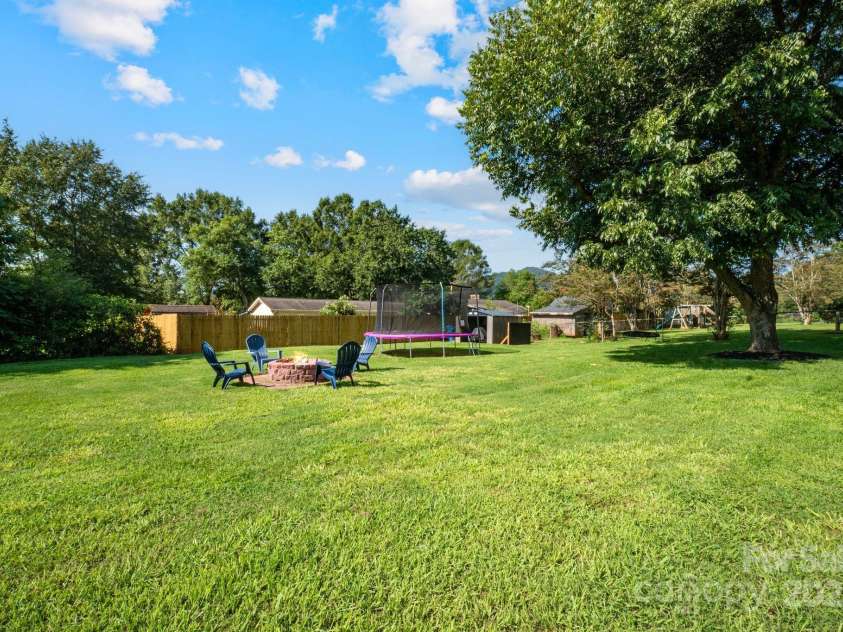 5703 Valley Field Road, Hickory, NC 28602.  MLS# CAR4287842, YatesRealty ID 34524. Large backyard! 