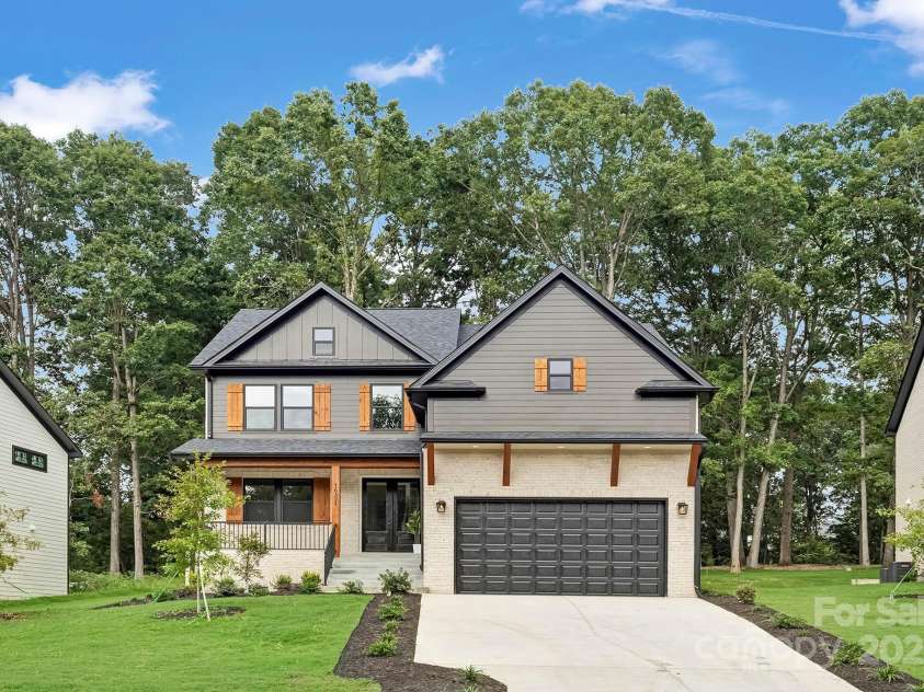 16321 Riverpointe Drive, Charlotte, NC 28278.  MLS# CAR4294866, YatesRealty ID 34525. 