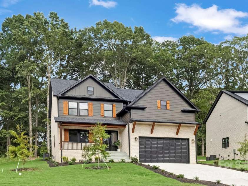 16321 Riverpointe Drive, Charlotte, NC 28278.  MLS# CAR4294866, YatesRealty ID 34525. 