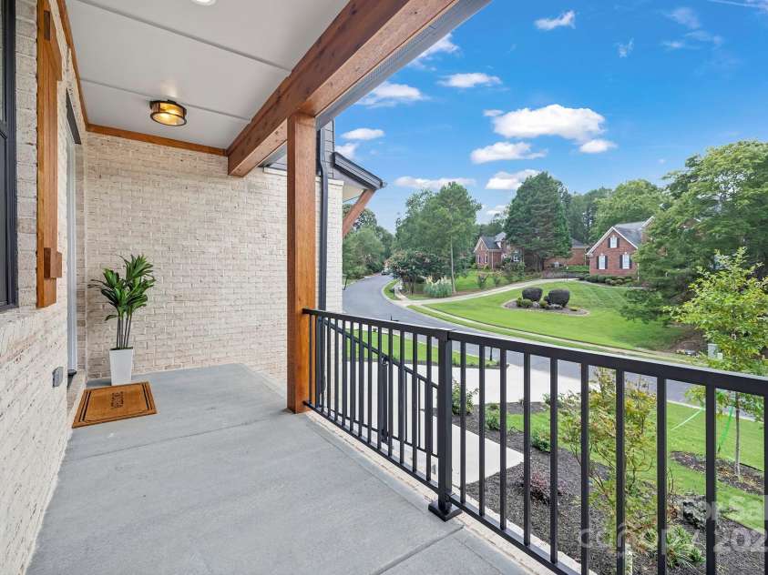 16321 Riverpointe Drive, Charlotte, NC 28278.  MLS# CAR4294866, YatesRealty ID 34525. 