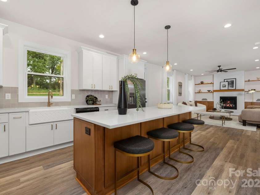 16321 Riverpointe Drive, Charlotte, NC 28278.  MLS# CAR4294866, YatesRealty ID 34525. 
