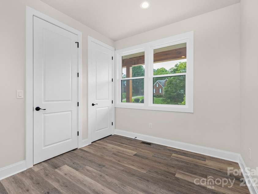 16321 Riverpointe Drive, Charlotte, NC 28278.  MLS# CAR4294866, YatesRealty ID 34525. 