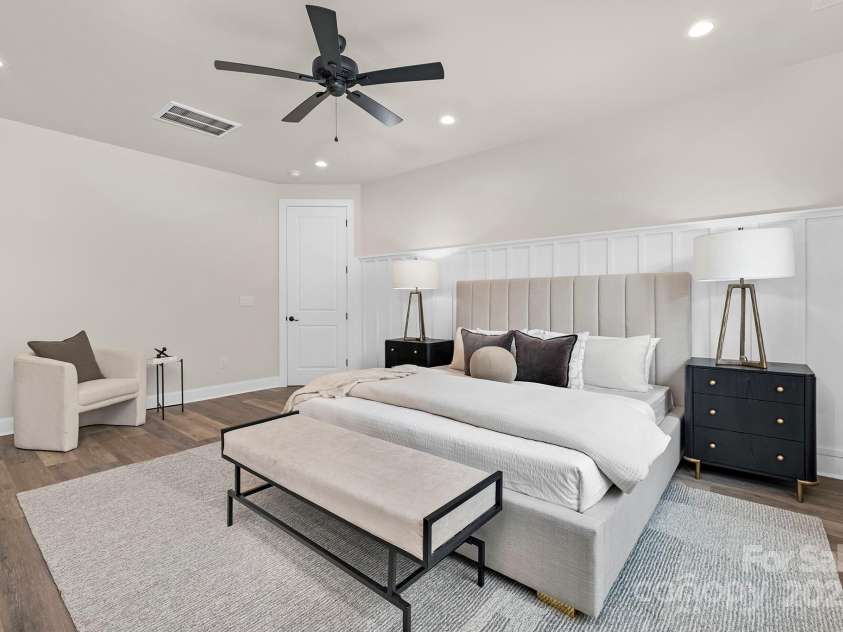 16321 Riverpointe Drive, Charlotte, NC 28278.  MLS# CAR4294866, YatesRealty ID 34525. 