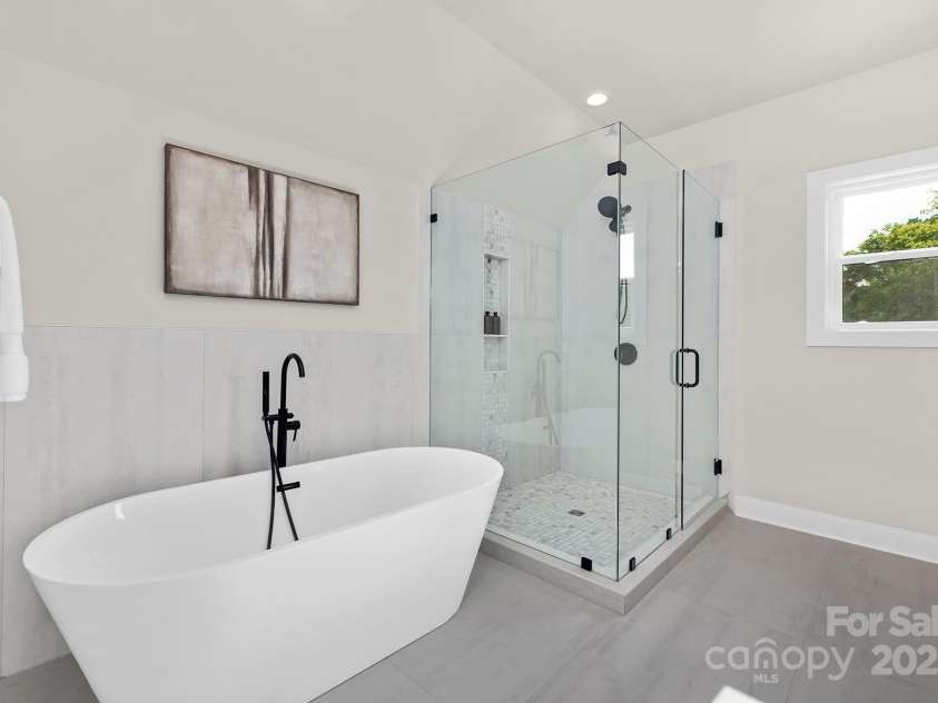 16321 Riverpointe Drive, Charlotte, NC 28278.  MLS# CAR4294866, YatesRealty ID 34525. 