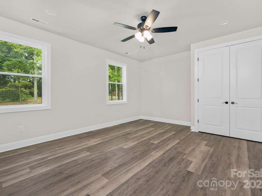 16321 Riverpointe Drive, Charlotte, NC 28278.  MLS# CAR4294866, YatesRealty ID 34525. 