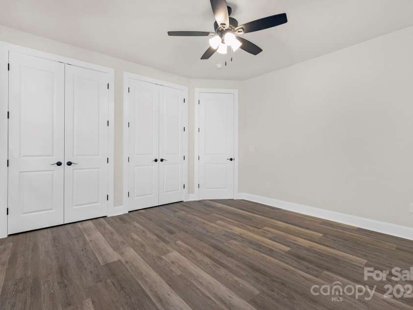 16321 Riverpointe Drive, Charlotte, NC 28278.  MLS# CAR4294866, YatesRealty ID 34525. 