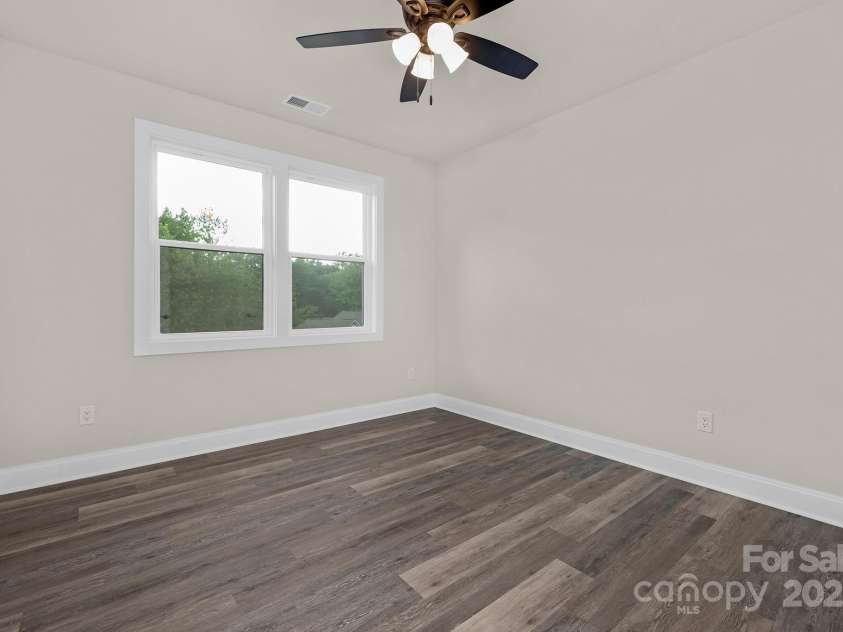 16321 Riverpointe Drive, Charlotte, NC 28278.  MLS# CAR4294866, YatesRealty ID 34525. 